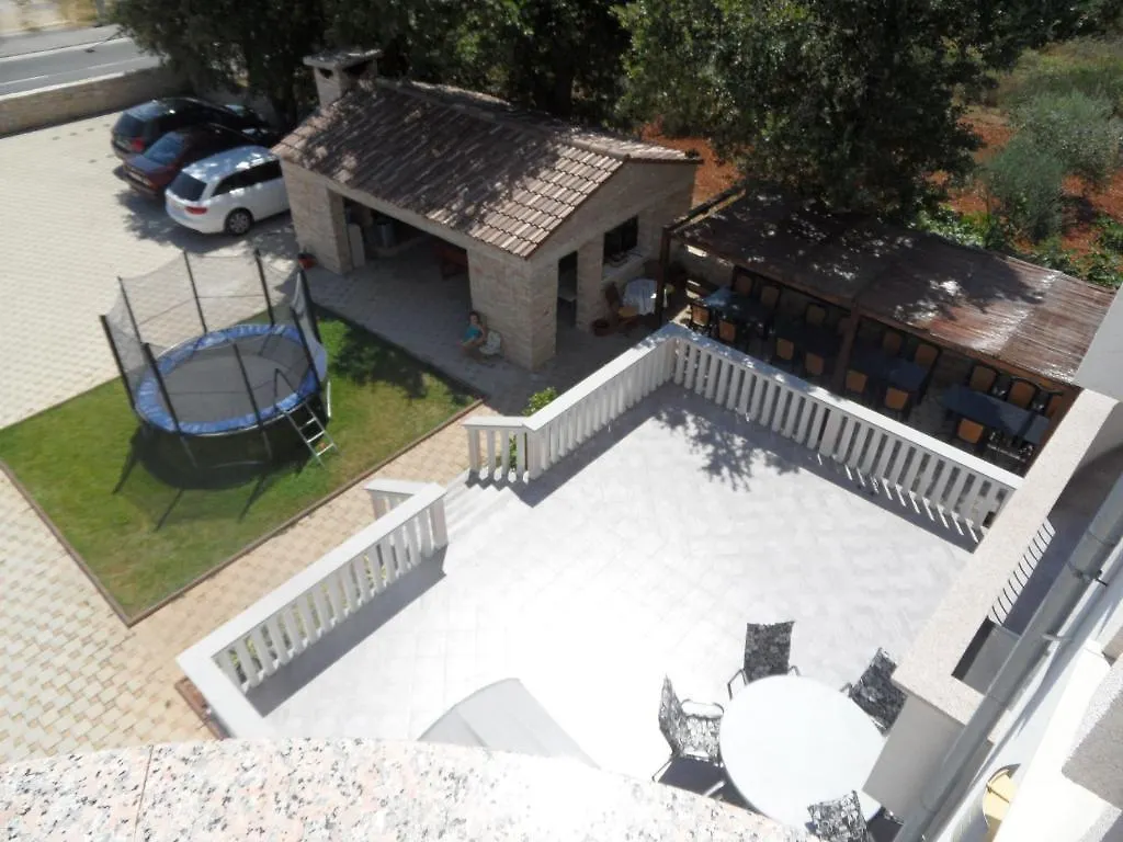 Apartments Curic Затон