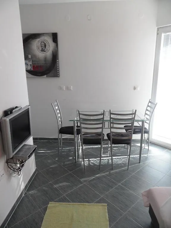 Apartments Curic Затон 0*,