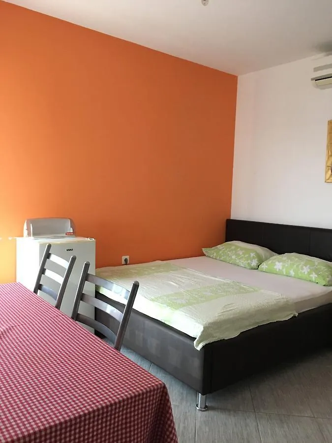 Apartments Curic Затон 0*,